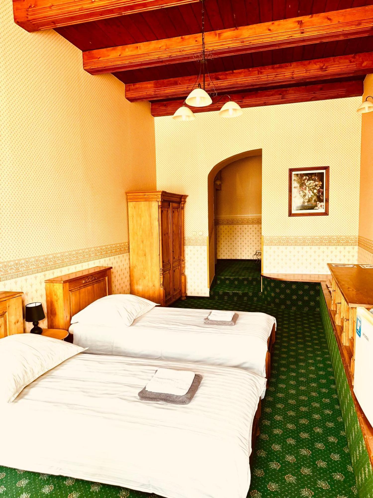 Hotel Maxim Frydek-Mistek Exterior photo